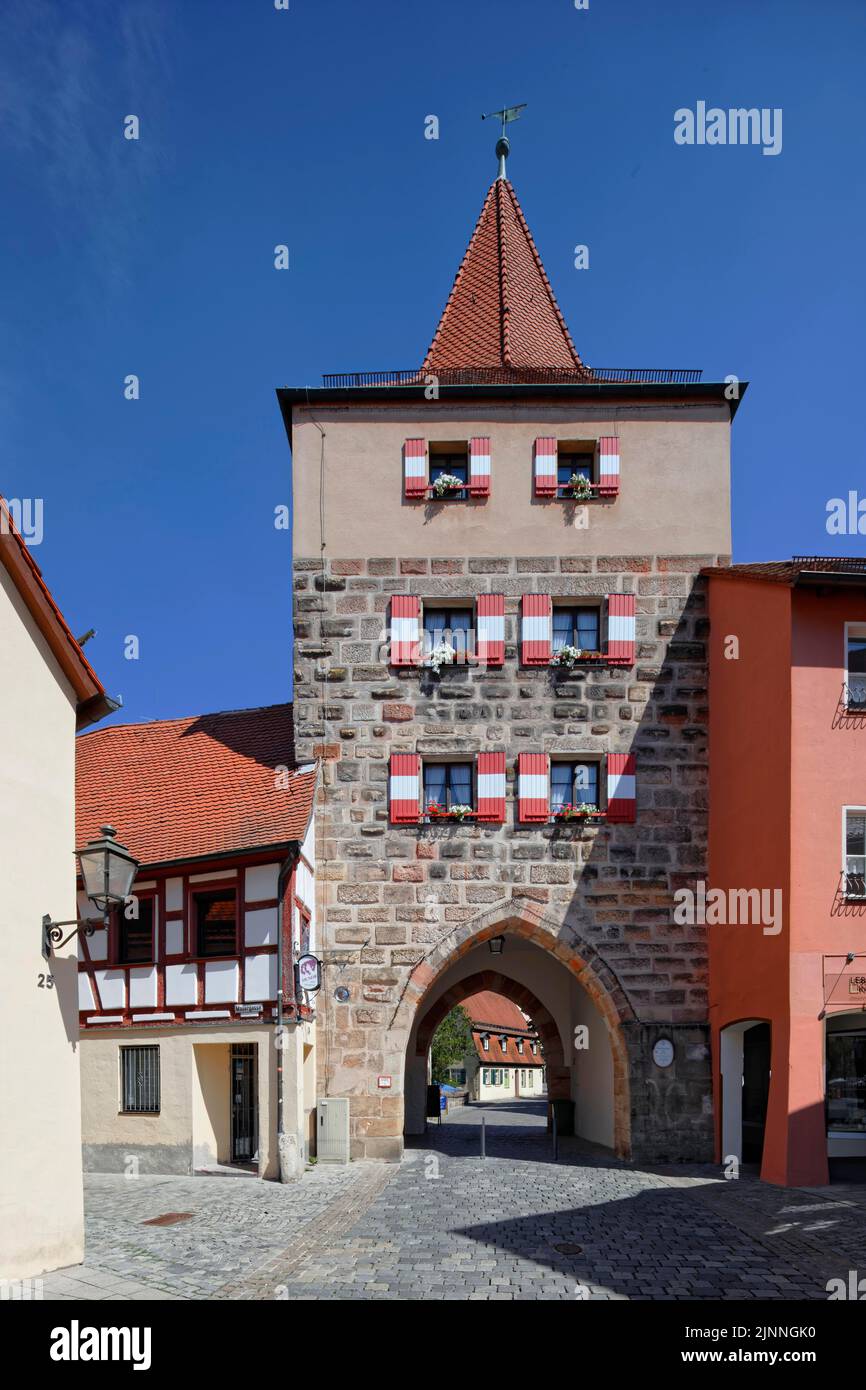 Hersbrucker Tor, piazza, edificio in arenaria a quattro piani con cashlar a punta, 14th-15th ° secolo, inscritto 1476, torre, strada con Foto Stock