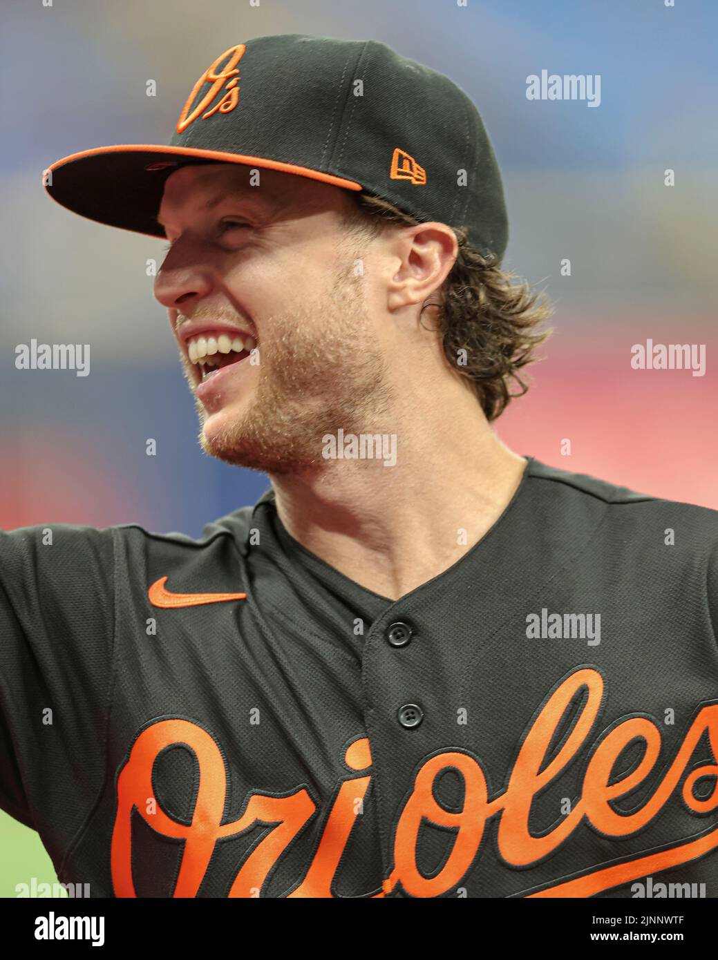 San Pietroburgo, Florida. USA; ex giocatore di Tampa Bay Rays e fan favorito e ora con i Baltimore Orioles, centrocentefielder Brett Phillips (66) è sventolato Foto Stock