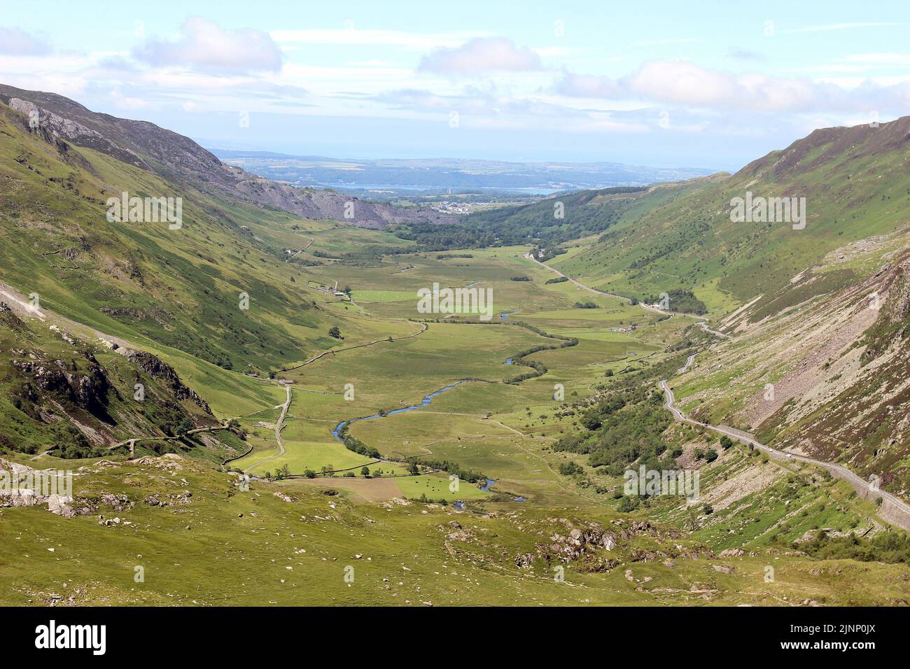 Vista lungo la Nant Ffrancon valle verso Bethesda Foto Stock