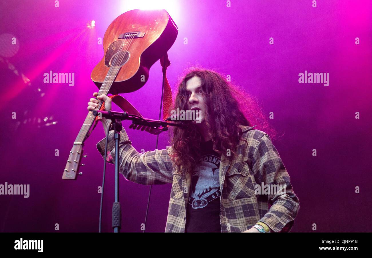 Kurt Vile che si esibisce dal vivo sul palco Foto Stock