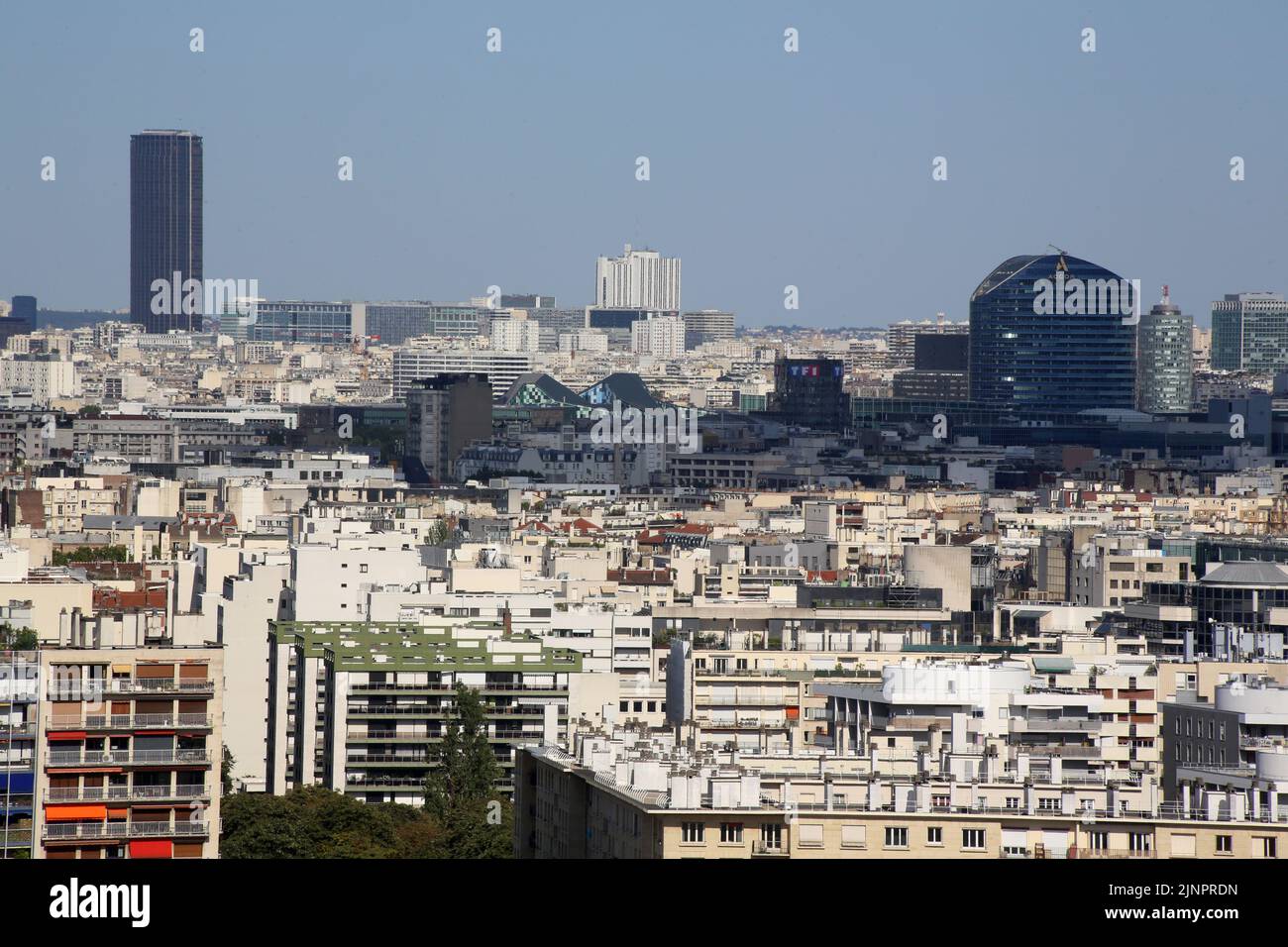 Tour di Montparnasse. Hôtel Accord. TF1. Parigi. Vue du parc de Saint-Cloud. Saint-Cloud. Ile-de-France. Francia. Europa. Foto Stock