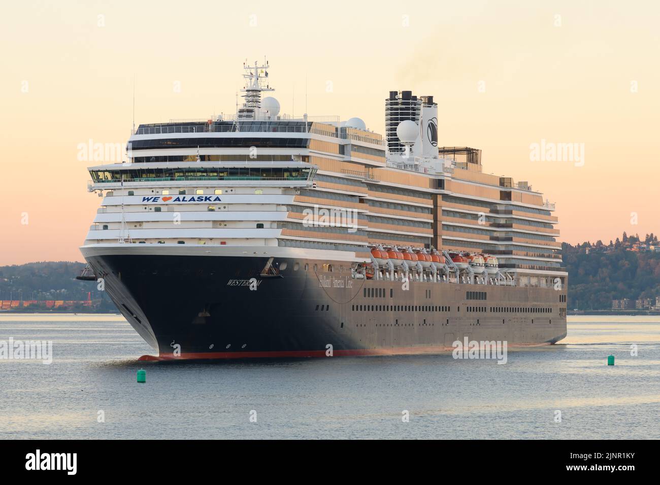 Seattle - 07 agosto 2022; la nave da crociera Holland America Westerdam arriva a Seattle dopo una crociera in Alaska Foto Stock