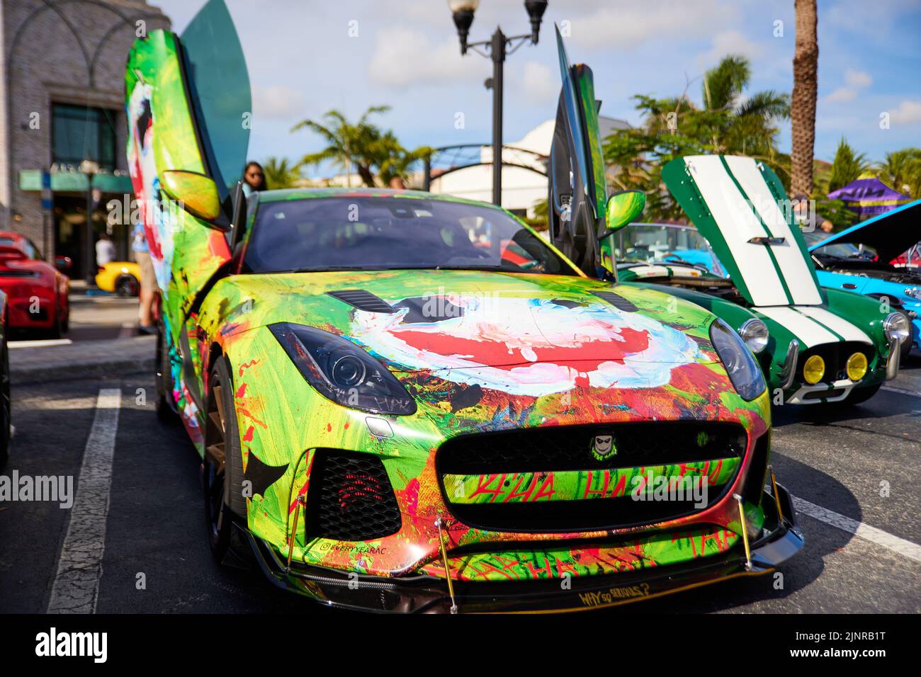 Pembroke Pines, Florida, Stati Uniti. 13th agosto 2022. Supercar Saturday Florida si svolge il secondo sabato di ogni mese presso il centro commerciale Pembroke Pines. Lamborghini, Bugatti, Ferrari, Corvette, Tesla, Petronas-AMG, Aston Martin, BMW, Jaguar, Porsche, Lotus, McLaren, Bentley, Pagani, Audi, Maserati, i proprietari e gli appassionati di Rolls Royce rappresentano i migliori marchi di auto di lusso. Credit: Yaroslav Sabitov/YES Market Media/Alamy Live News Foto Stock