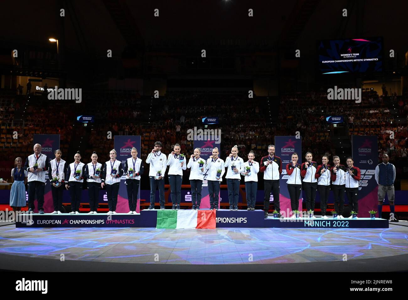 Monaco, Italia. 13th ago, 2022. Cerimonia di Medaglia del Team durante i Campionati europei di Ginnastica artistica delle Donne - Senior womenÂ&#X80;&#x99;s Team Final, Ginnastica a Monaco, Italia, Agosto 13 2022 Credit: Independent Photo Agency/Alamy Live News Foto Stock