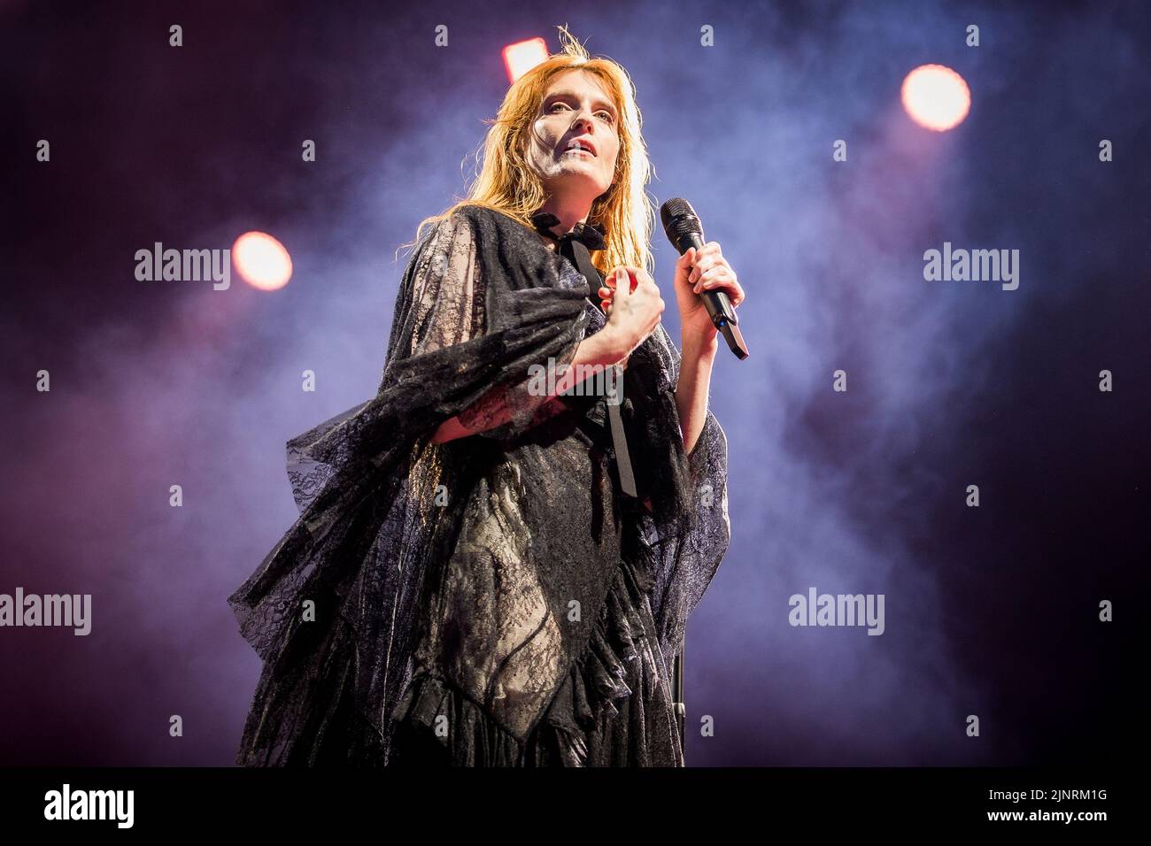 Florence Welch di Firenze e la macchina che si esibiscono in diretta sul palco nell'agosto 2022 Foto Stock