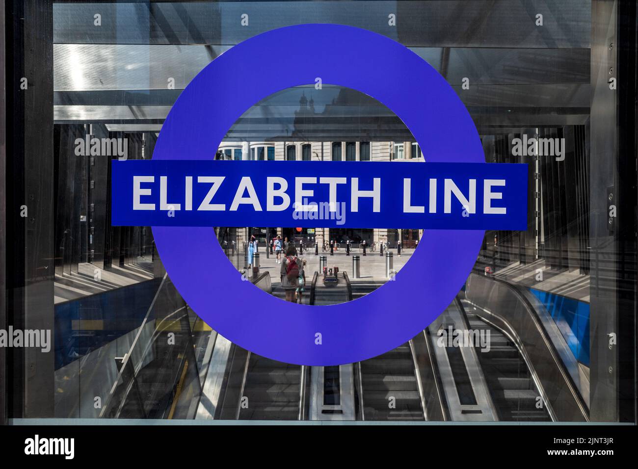 Elizabeth Line Station a Liverpool Street Central London. Aperto nel 2022. Architetto WilkinsonEyre Foto Stock