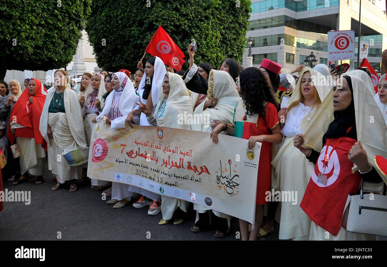 Tunisia. 13th ago, 2022. La Giornata Nazionale della Donna si celebra in Tunisia ogni anno a Avenue Habib Bourguiba il 13 agosto 2022 a Tunisi, Tunisia .(Yassine Mahjoub/Sipa USA). Credit: Sipa USA/Alamy Live News Foto Stock