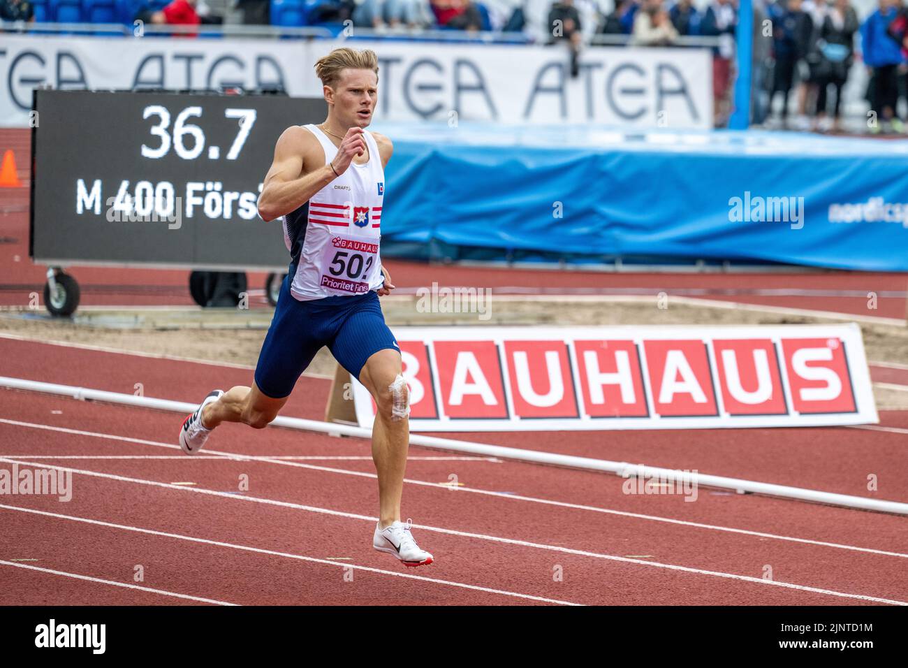 Il runner svedese di 400 metri Carl Bengström nella fase finale ha vinto il Campionato svedese 2022 a Norrköping. Foto Stock