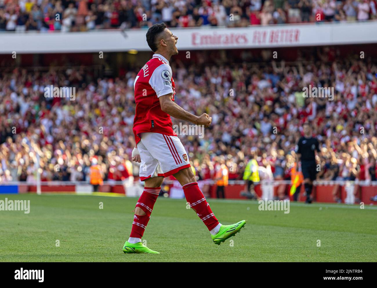 Londra, Regno Unito. 14th ago, 2022. Gabriel Martinelli dell'Arsenal festeggia dopo aver segnato il quarto gol durante la partita della Premier League inglese tra Arsenal e Leicester City a Londra, in Gran Bretagna, il 13 agosto 2022. Arsenal ha vinto 4-2. Credit: Notizie dal vivo su Xinhua/Alamy Foto Stock