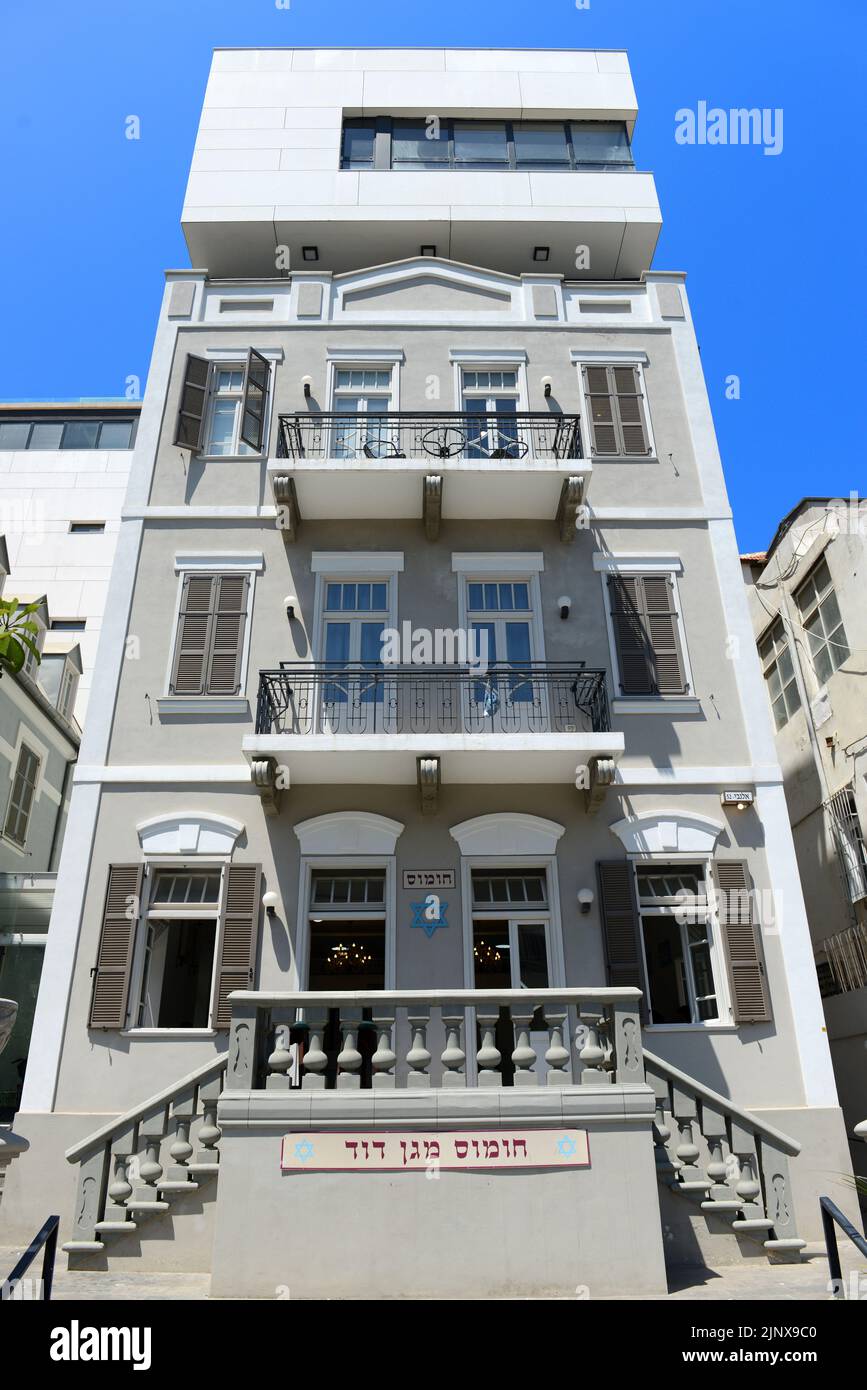 La bella casa 1923 Schlossberg costruito in stile eclettico in via Allenby a Tel-Aviv, Israele. Foto Stock