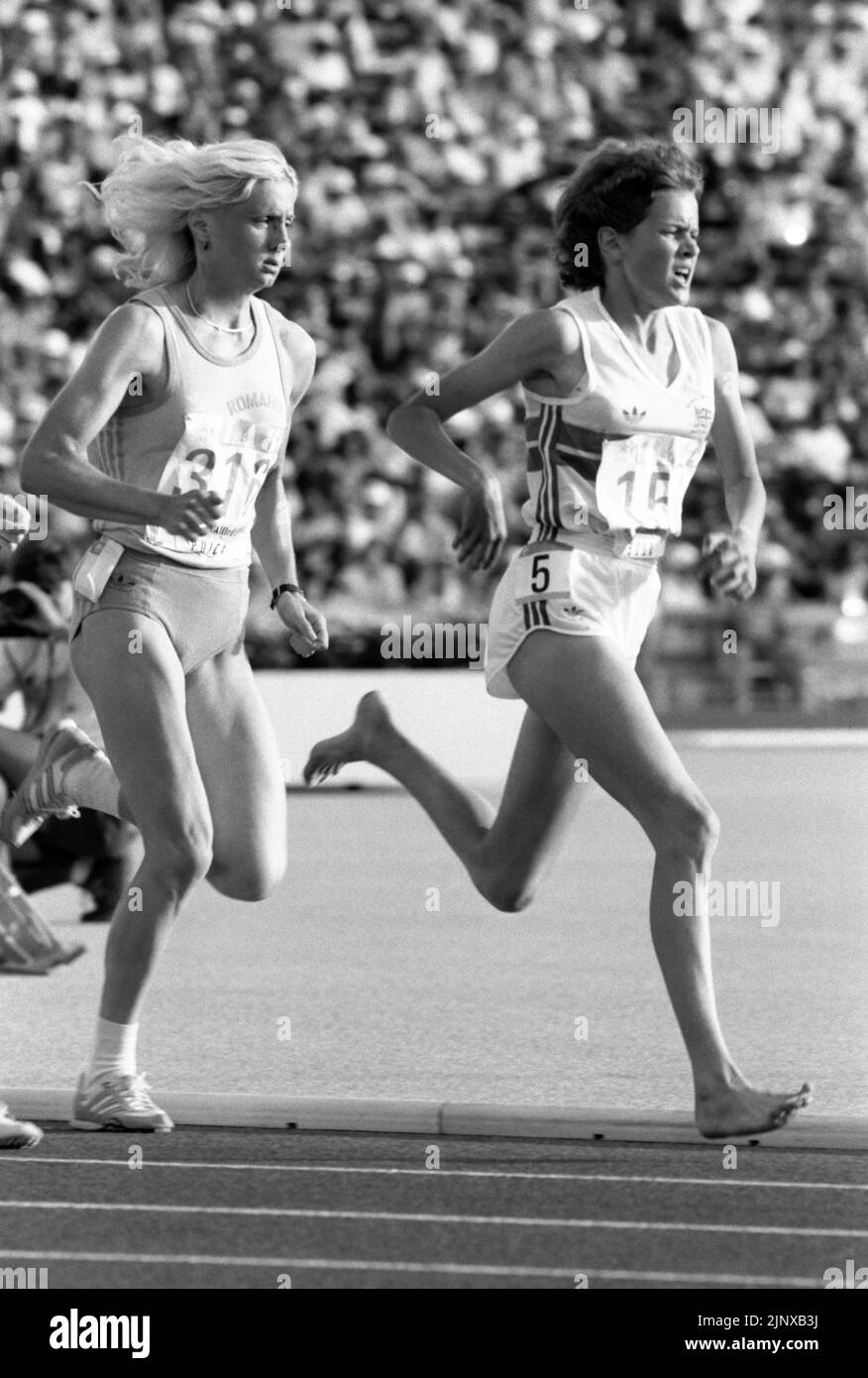 GIOCHI ESTIVI OLIMPICI A LOS ANGELES 1984MARICICA PUICA Romania e Zola Budd corridori sudafricani/britannici a 3000m Foto Stock