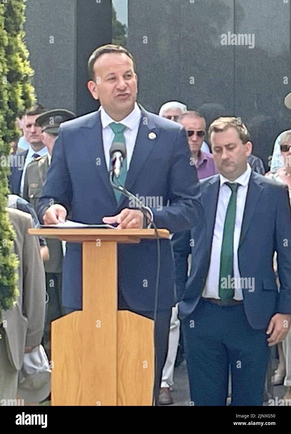 MIGLIORE QUALITÀ DISPONIBILE Tanaiste Leo Varadkar parla alla commemorazione del rivoluzionario irlandese Michael Collins e dell'ex ministro Arthur Griffith al cimitero di Glasnevin a Dublino nel 100th. Data immagine: Domenica 14 agosto 2022. Foto Stock