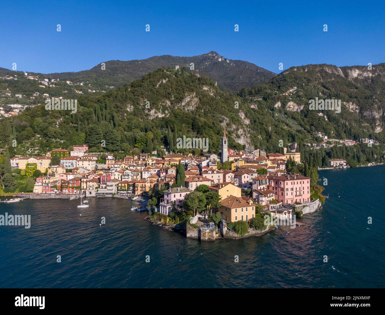 Veduta aerea di Varenna sul Lago di Como Foto Stock