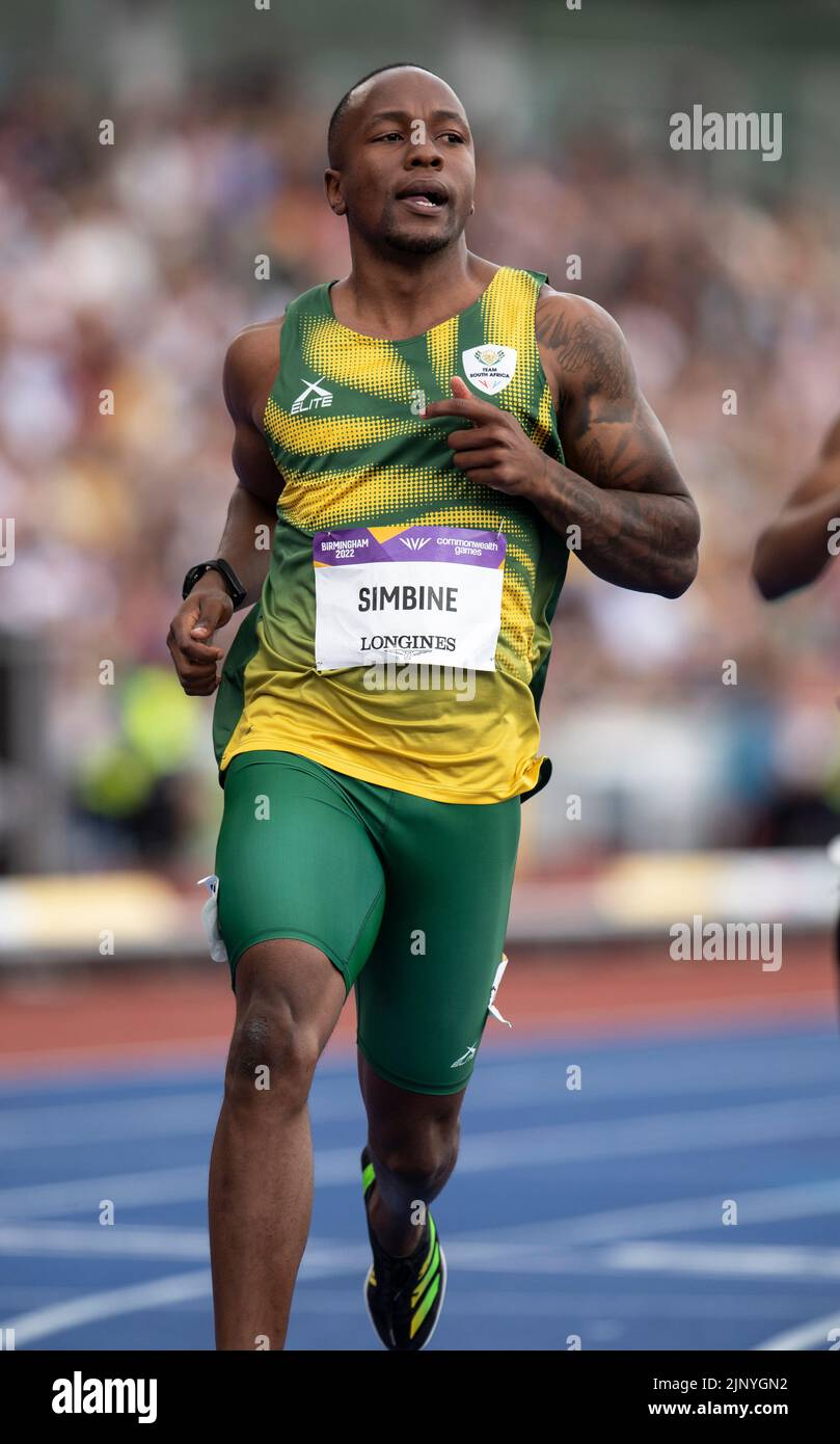 Akani Simbine, del Sudafrica, si è sfidato nelle manche maschili del 100m ai Commonwealth Games presso l’Alexander Stadium di Birmingham, in Inghilterra, il 2nd agosto 20 Foto Stock