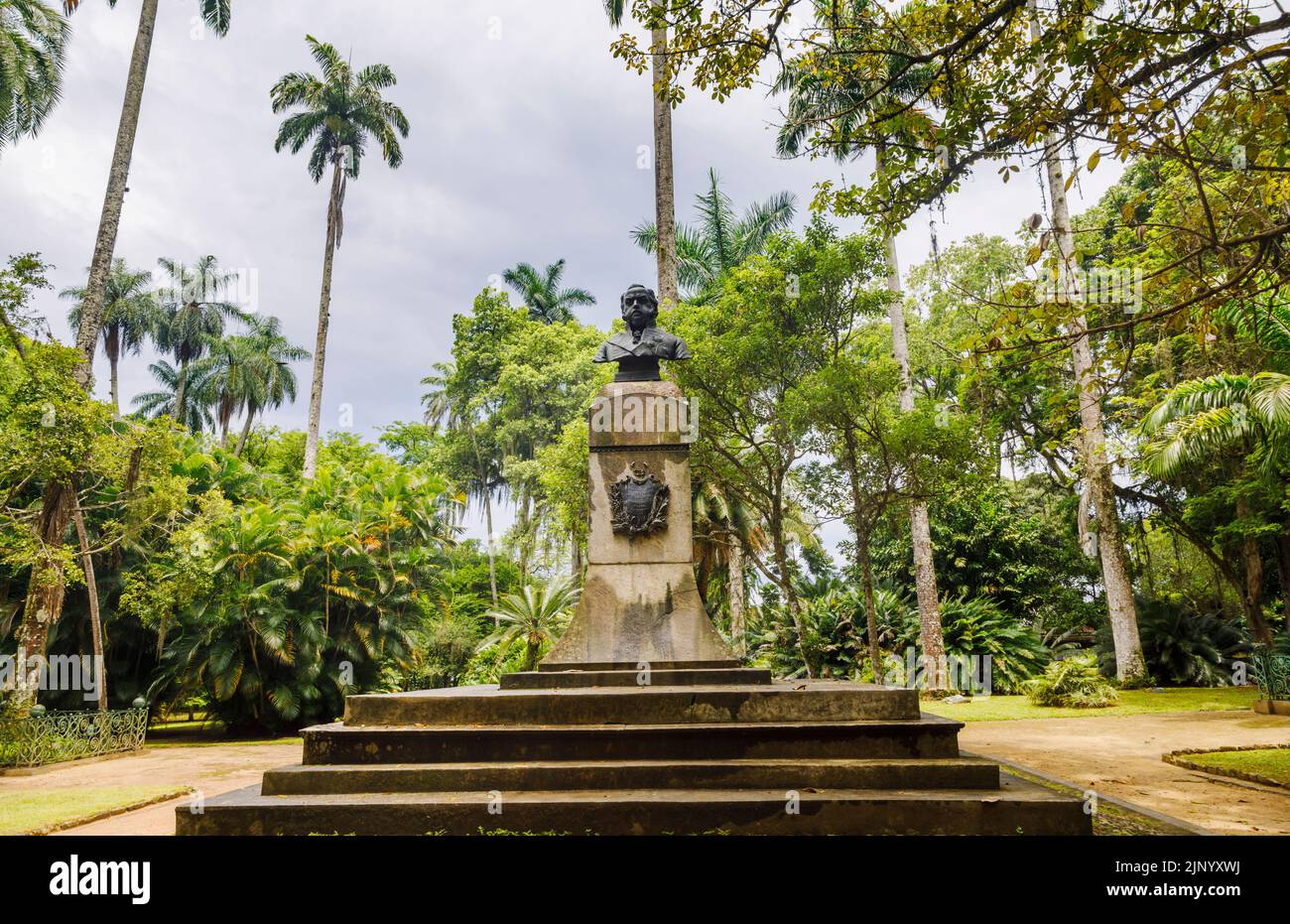 Busto e stemma di D Joao VI, fondatore del Giardino Botanico (Jardim Botanico), zona Sud, Rio de Janeiro, Brasile Foto Stock