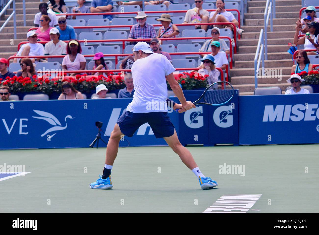 Il tennista britannico Jack Draper pratica con Andy Murray allo stadio IGA a Montreal, Canada il 5 agosto 2022. Foto Stock