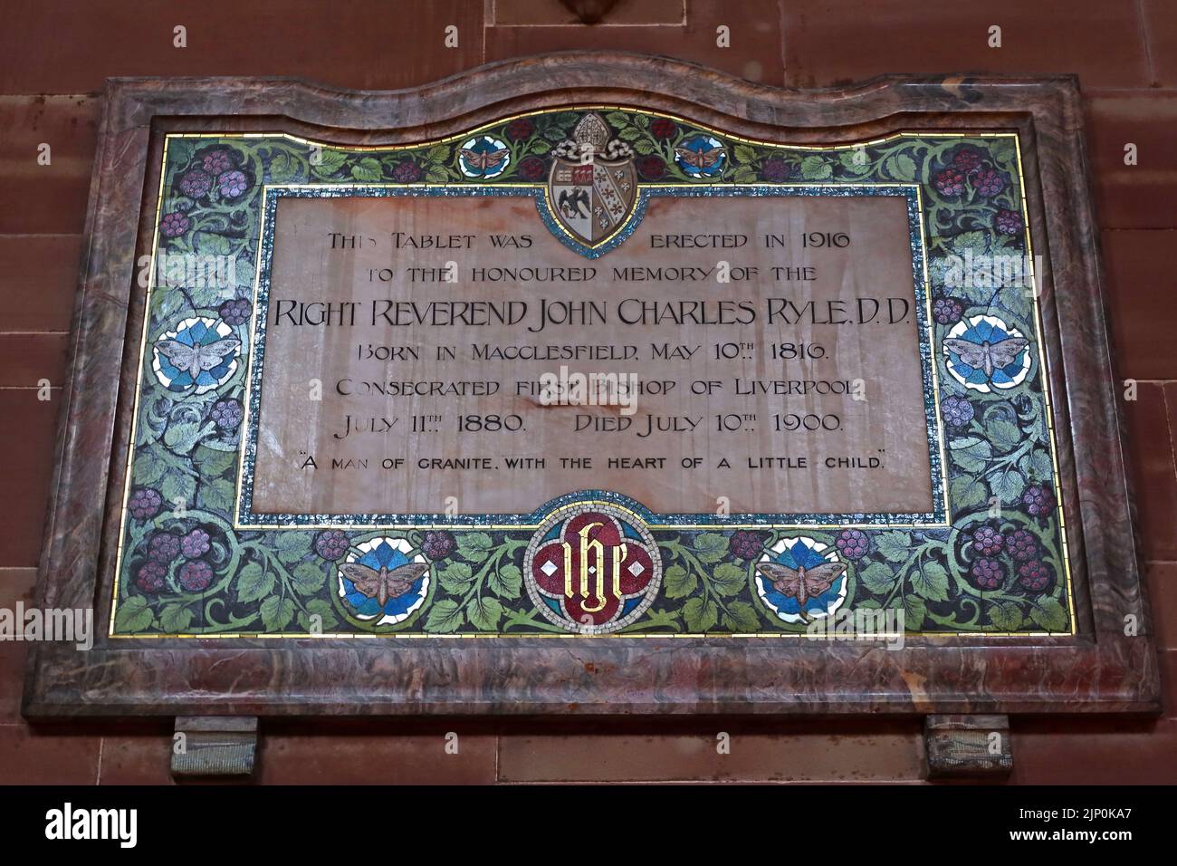 Tablet memoriale al reverendo reverendo John Charles Ryle, DD, 1st vescovo di Liverpool, nato a Macclesfield, SK10 1DY Foto Stock
