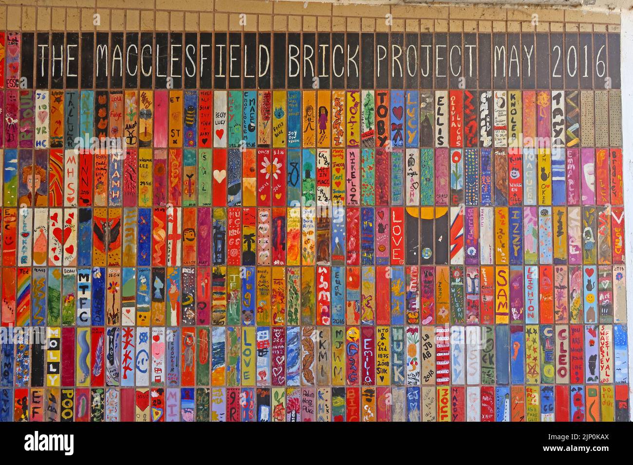 The Macclesfield Brick Project 2016 maggio, arte in città, Park Lane sottopassaggio, Macclesfield, Cheshire, Inghilterra, REGNO UNITO Foto Stock