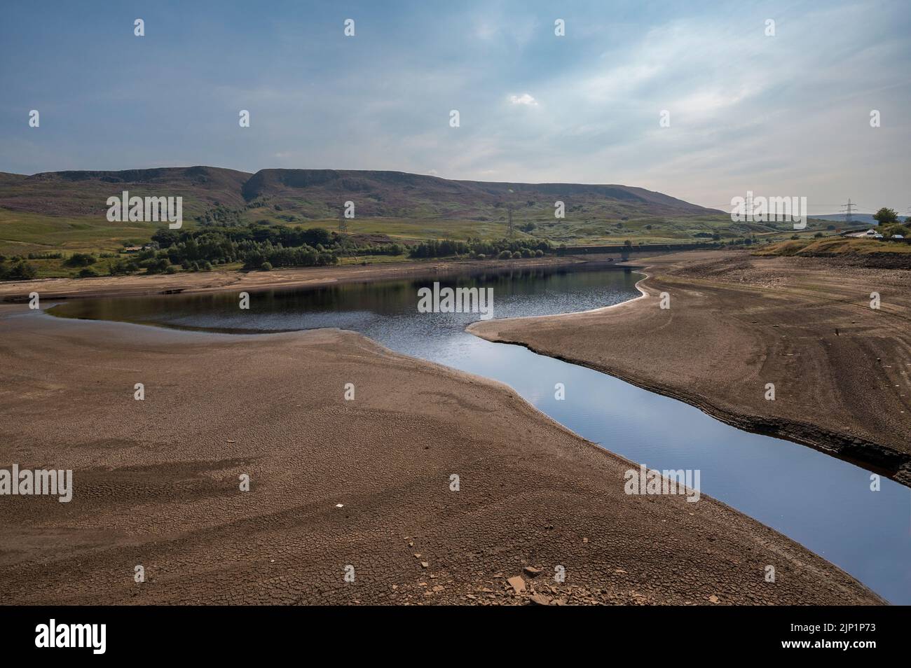 Bassi livelli d'acqua nel bacino di Woodhead a Longdendale, Derbyshire, agosto 2022 Foto Stock