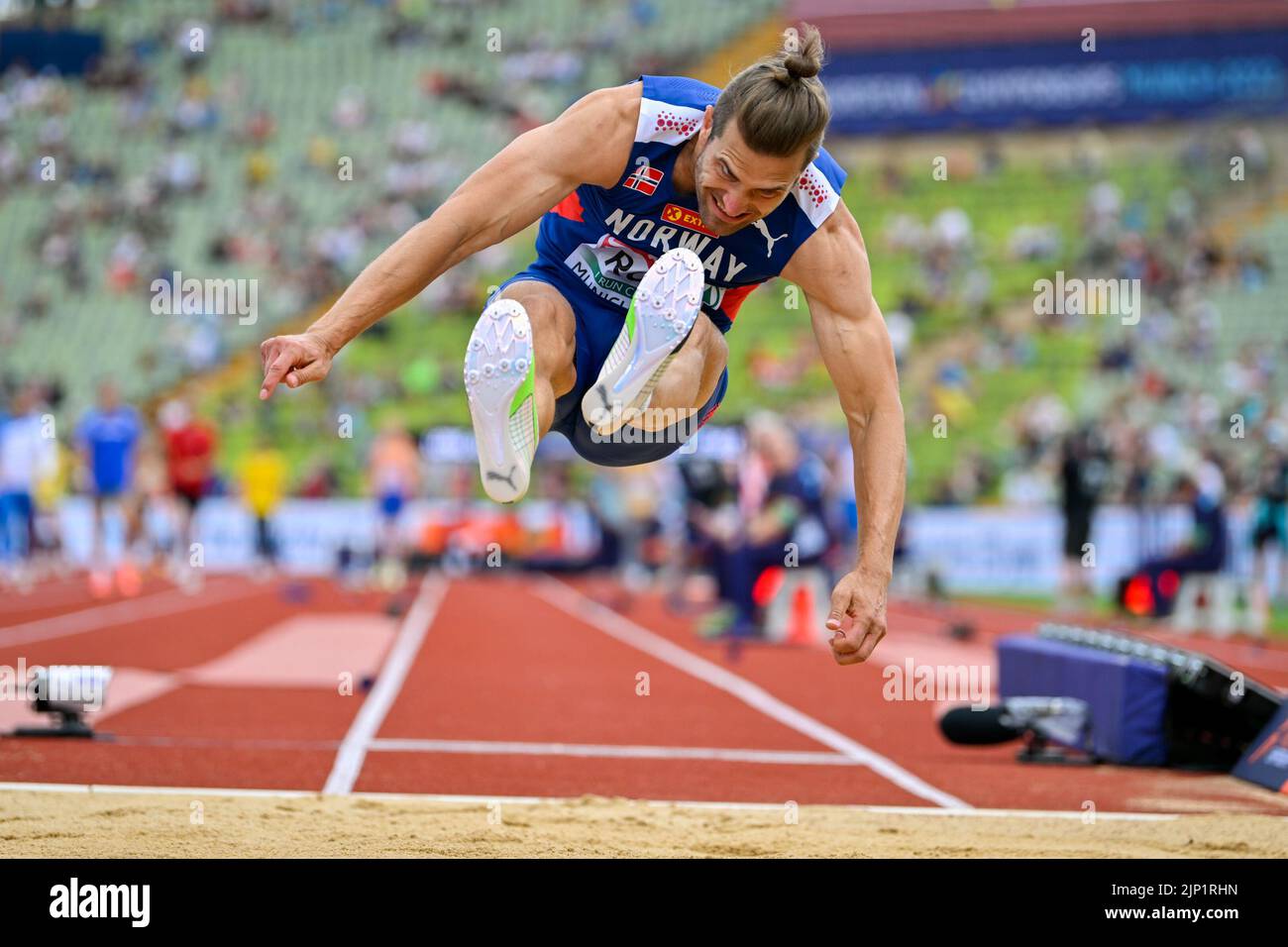 Monaco, Germania. 15th ago, 2022. MUNCHEN, GERMANIA - 15 AGOSTO: Martin Roe di Norvegia in gara nel Decathlon Men's Long Jump ai Campionati europei Monaco 2022 all'Olympiastadion il 15 agosto 2022 a Monaco, Germania (Foto di Andy Astfalck/BSR Agency) Credit: Orange Pics BV/Alamy Live News Foto Stock