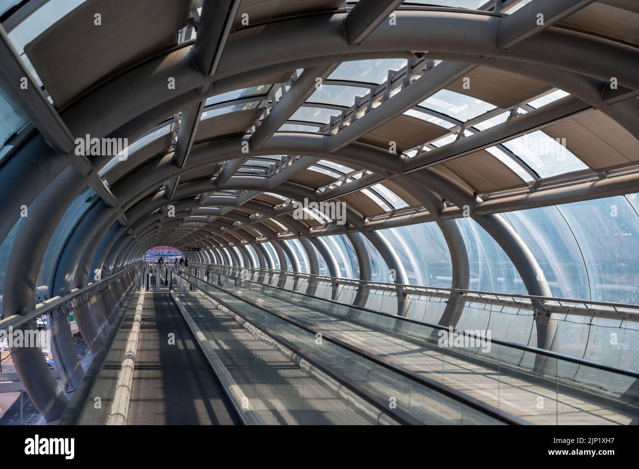 Ponti pedonali a Orly, Francia Foto Stock