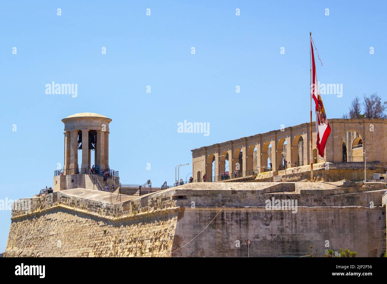Il Memoriale della Guerra d'Assedio a la Valletta e la Baracca inferiore a Malta Foto Stock
