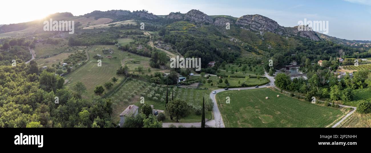 Una vista panoramica di Borgo Tossignano in provincia di Bologna in Emilia-Romagna Foto Stock