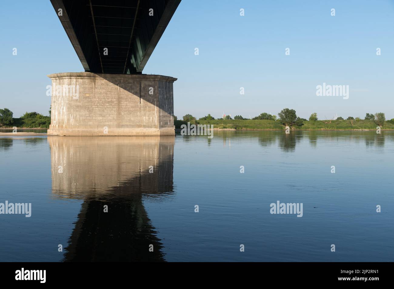 Ponte di Knybawa, sezione del Reichsautobahn Berlino-Königsberg incompiuto costruito dalla Germania nazista, a Knybawa, Polonia © Wojciech Strozyk / Alamy Stock Foto Stock