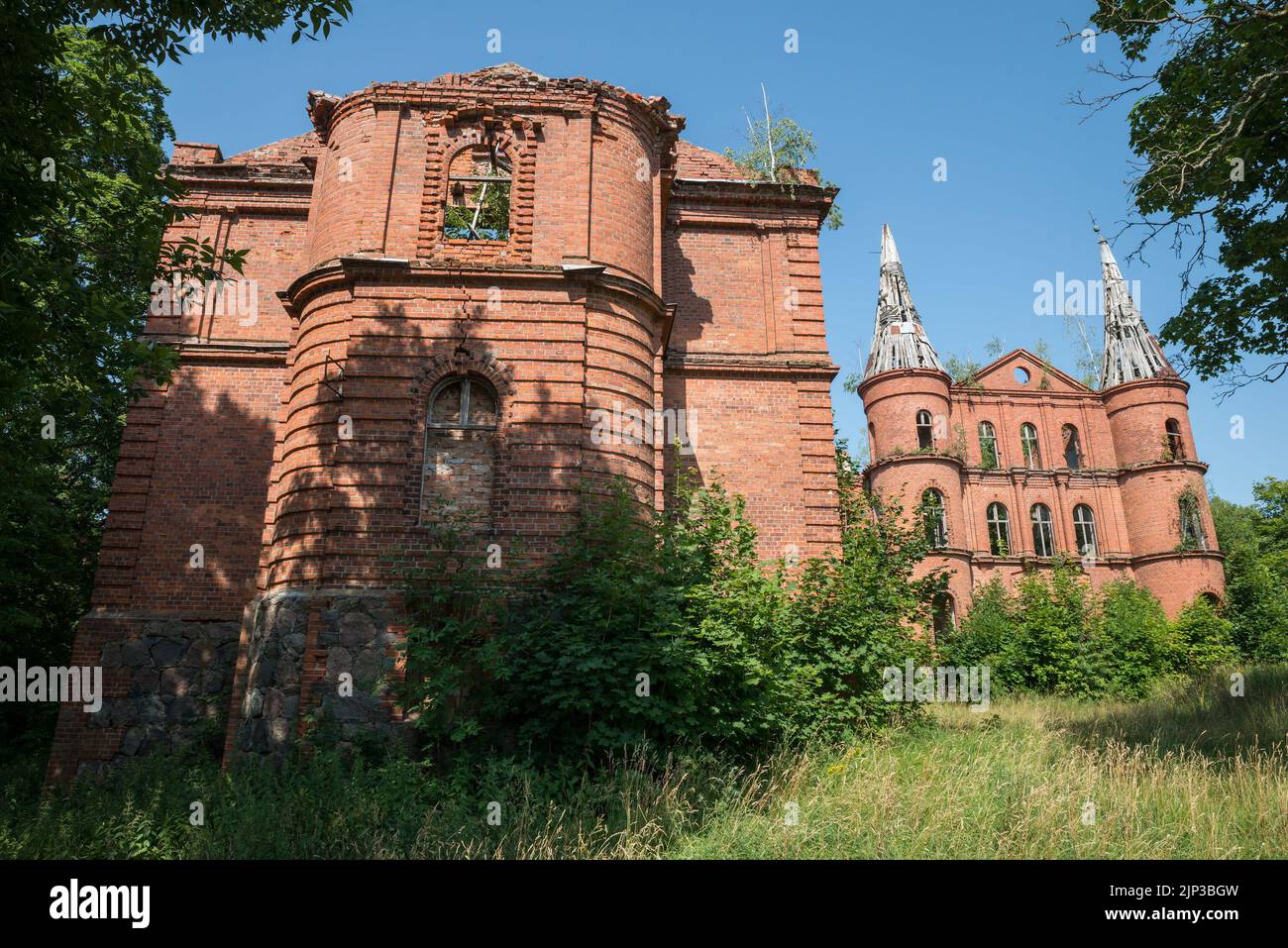 palazzo dei von Kleists a Juchowo, Gmina Borne Sulinowo, all'interno della contea di Szczecinek, Voivodato della Pomerania Occidentale, nella Polonia nord-occidentale Foto Stock