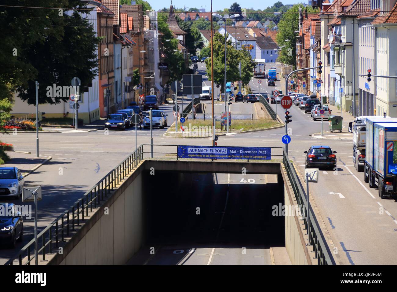 Svincolo e tunnel sotto l'autostrada federale 27 a Ludwigsburg Foto Stock