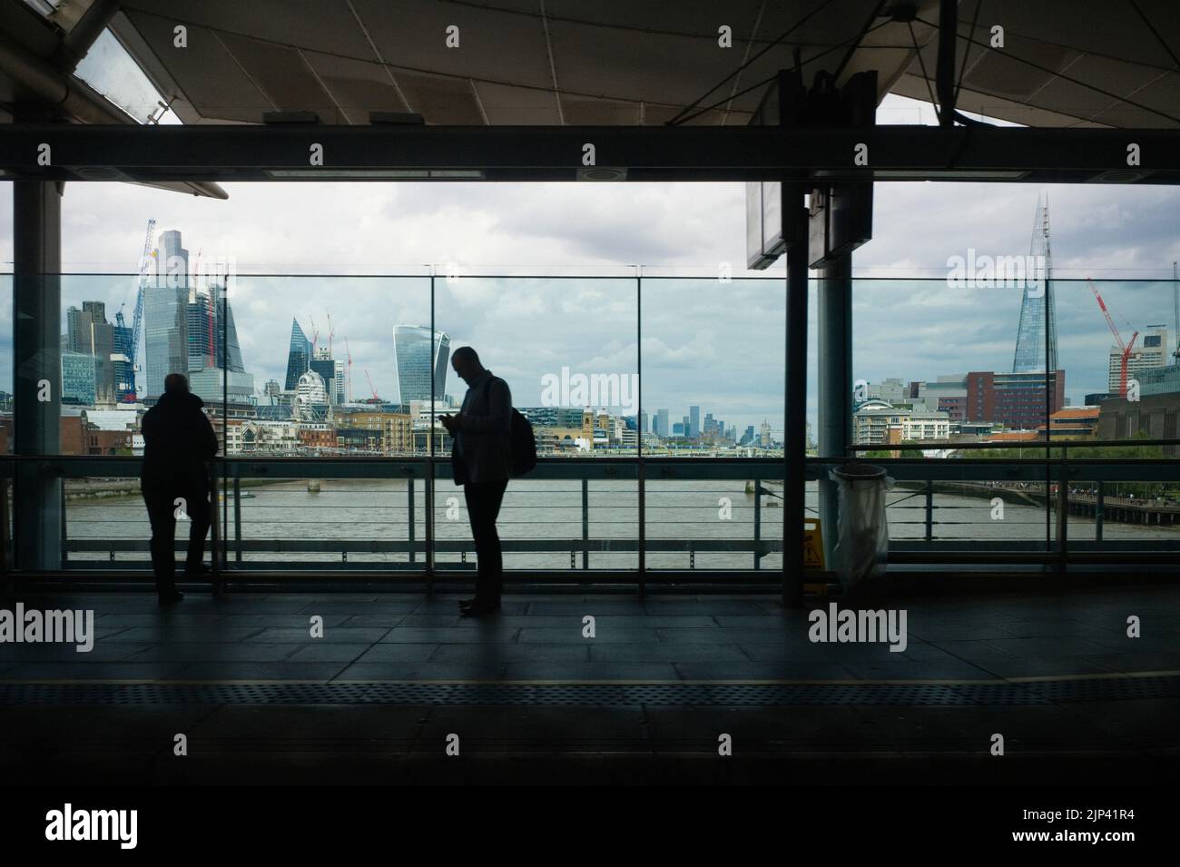 La stazione di London Blackfriers offre una buona vista sulla città di Londra Foto Stock