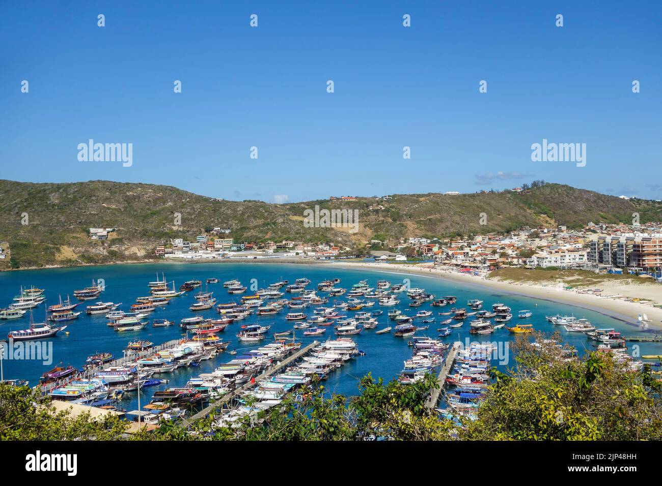 Panoramica dell'idilliaca spiaggia di Anjos in Arraial do Cabo, RJ Foto Stock