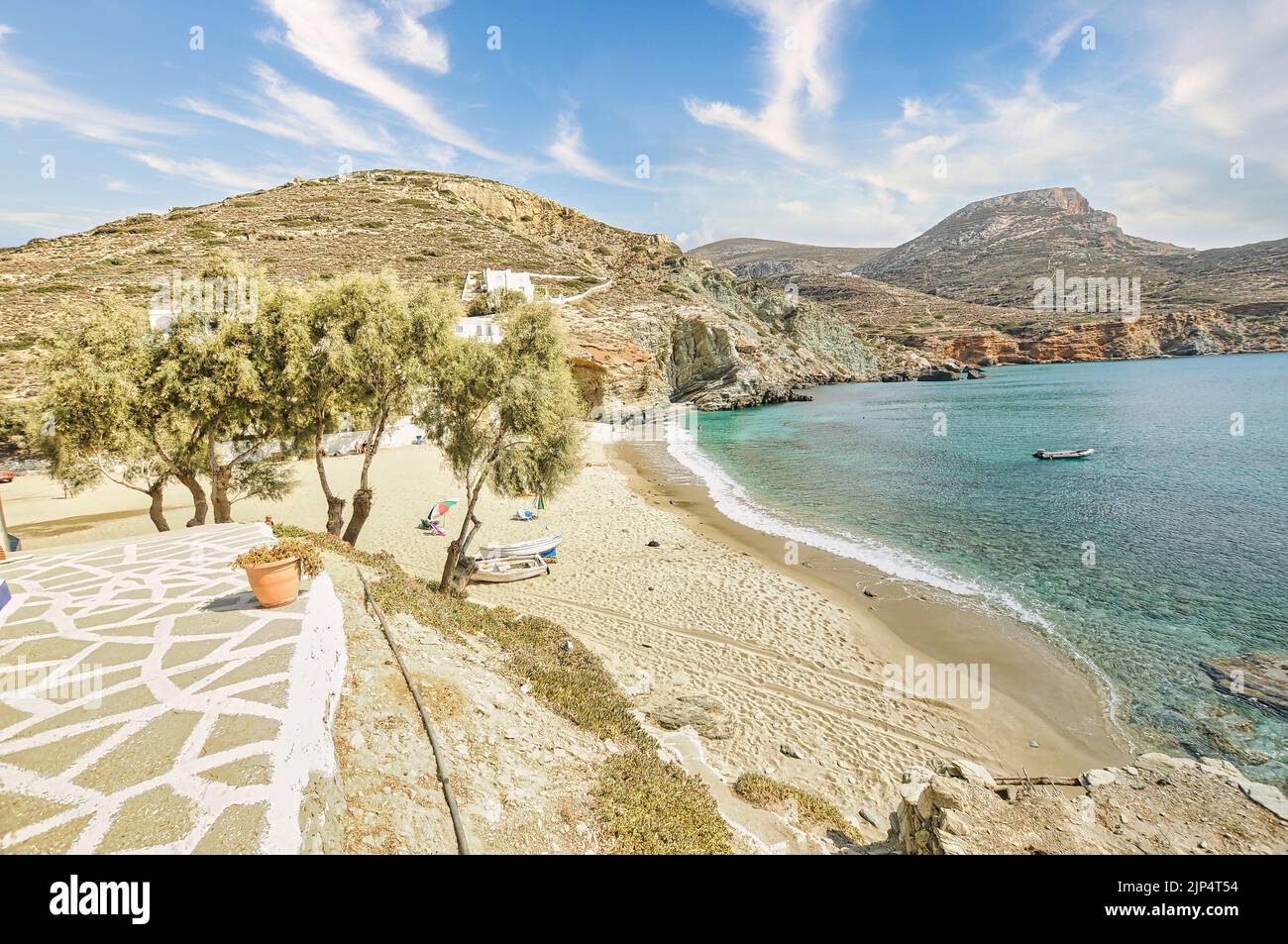 Spiaggia di Agali, la migliore spiaggia dell'isola di Folegandros con acqua limpida. CICLADI, Grecia. Foto Stock