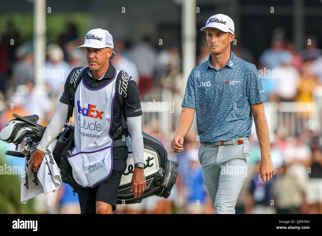 14 agosto 2022: Will Zalatoris sulla terza buca di playoff durante l'ultimo round del torneo di golf FedEx St. Jude Championship al TPC Southwind di Memphis, Tennessee. Terreno grigio Siegel/Cal Sport Foto Stock