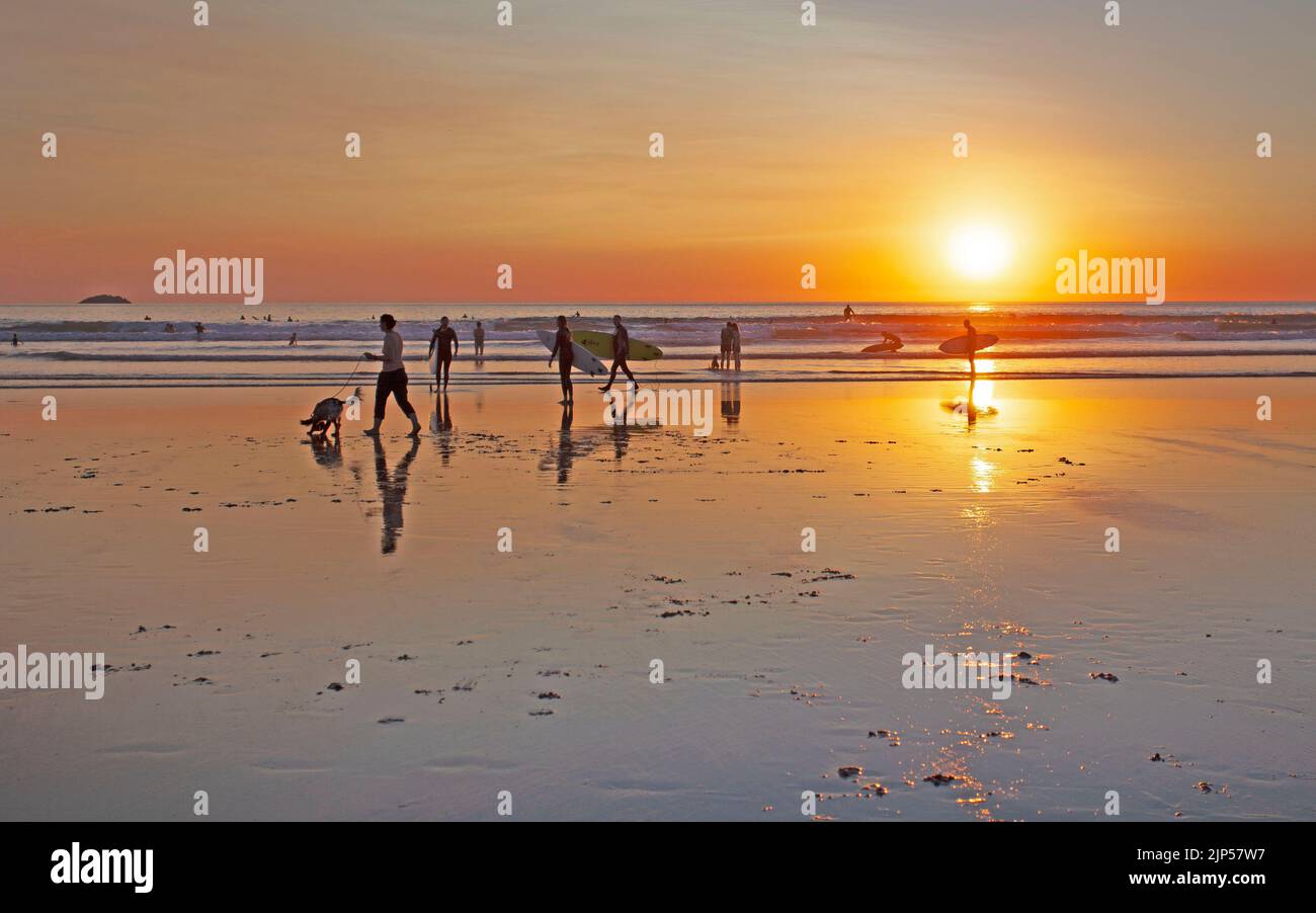 Polzeath Beach al tramonto. Cornovaglia, Inghilterra Foto Stock