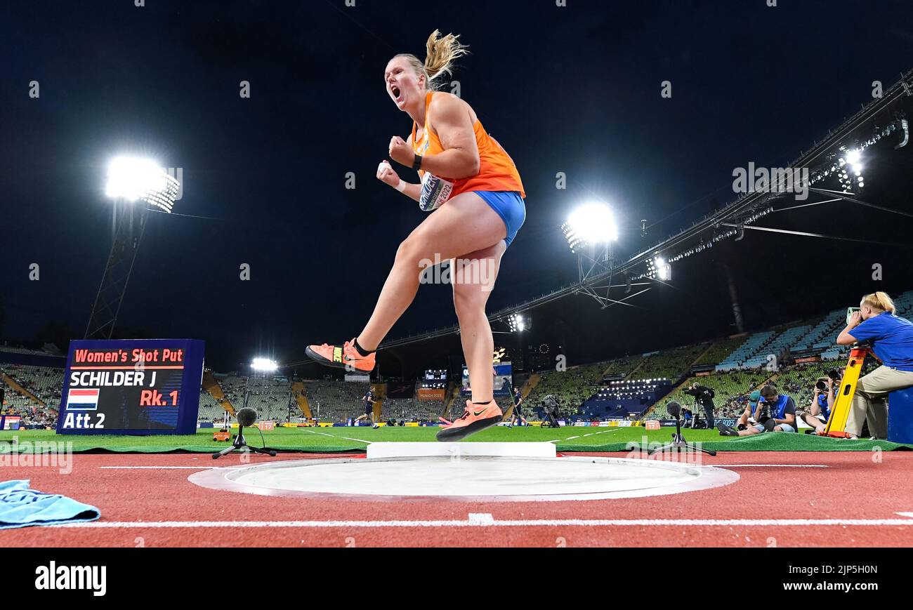 15 agosto 2022, Baviera, MŸnchen: Campionati europei, Campionato europeo, atletica, Colpo messo, finale, donne, allo Stadio Olimpico. Jessica Schilder dei Paesi Bassi (oro) in azione. Foto: Sven Hoppe/dpa Foto Stock