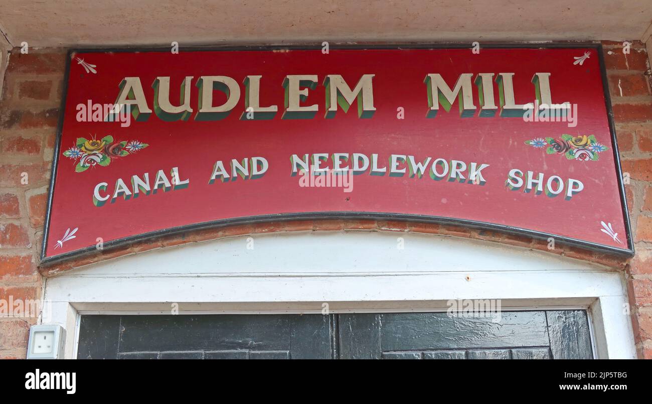 Audlem Mill , negozio di canali e di aghi, Audlem, Cheshire, Inghilterra, Regno Unito, CW3 0AB Foto Stock