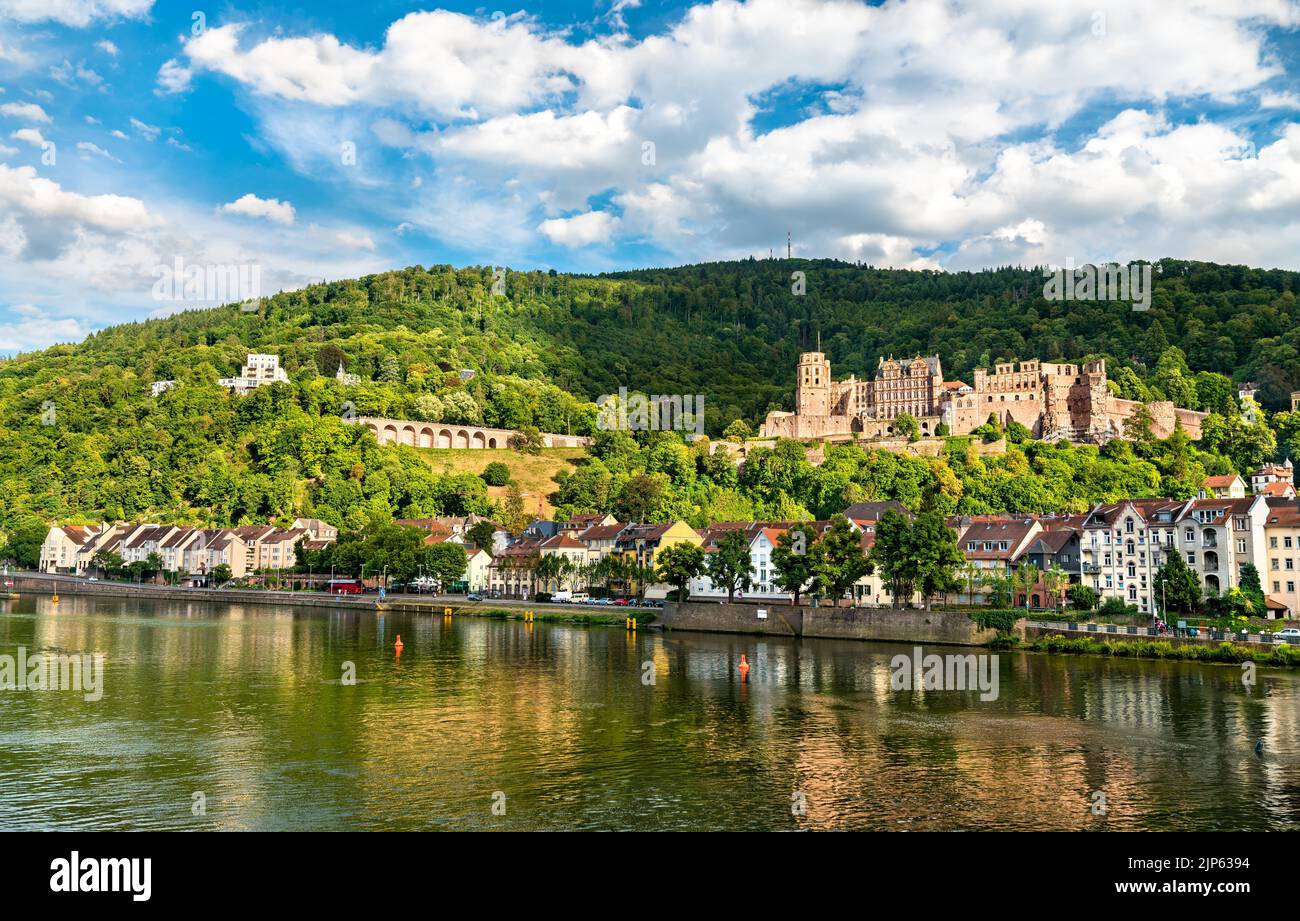 Heidelberg con il suo castello a Baden-Wuerttemberg - Germania Foto Stock