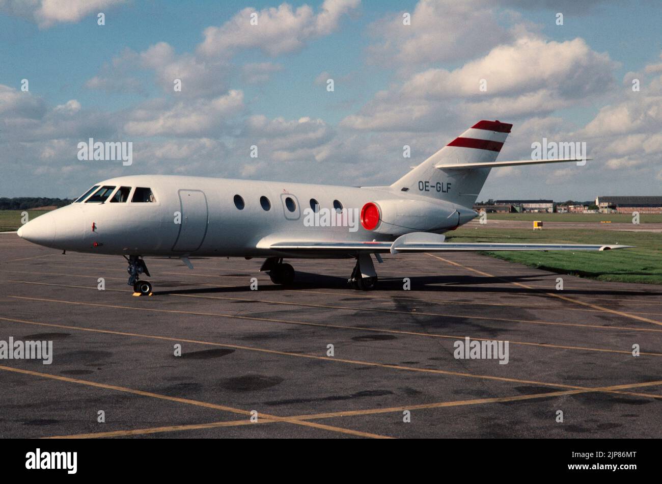 Un Dassault Falcon 20, 20E, Corporate Business Executive Jet, registrato in Austria come OE-GLF. Fotografia scattata nel 1989. Foto Stock