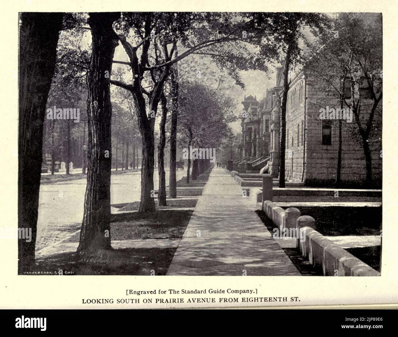 Guardando a sud su Prairie Avenue, da diciottesima strada dal libro Chicago, la meravigliosa città dell'ovest : una storia, un'enciclopedia e una guida : 1893 : illustrato da John Joseph Flinn, editore Chicago : Flinn & Sheppard Foto Stock