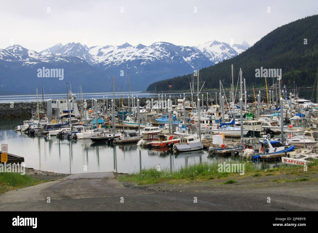 Barche da pesca a Haines un luogo censimento-designato situato a Haines Borough, Alaska, Stati Uniti. Si trova nella parte settentrionale dell'Alaska Panhandle Foto Stock