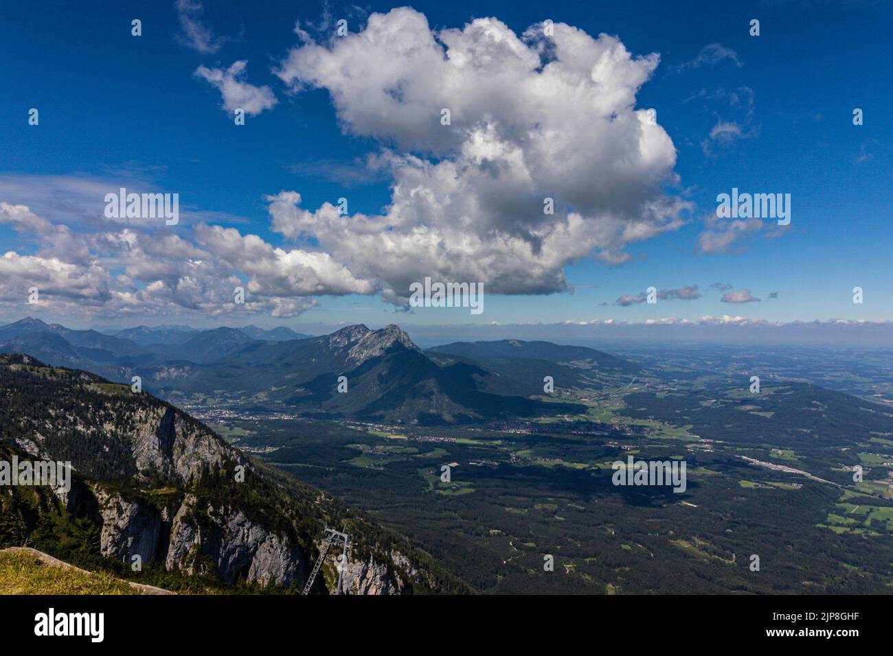 Untersberg è il massiccio più settentrionale delle Alpi Berchtesgaden, uno sperone di spicco che si estende al confine tra Berchtesgaden, Germania e Salisburgo, Foto Stock