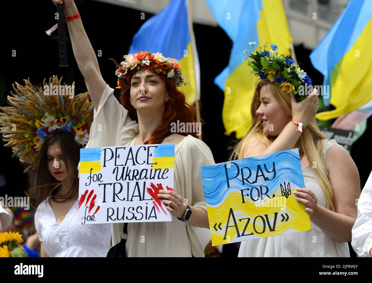 Pride in London Parade, 2nd luglio 2022. Le donne ucraine marciavano, protestando contro l'invasione russa Foto Stock