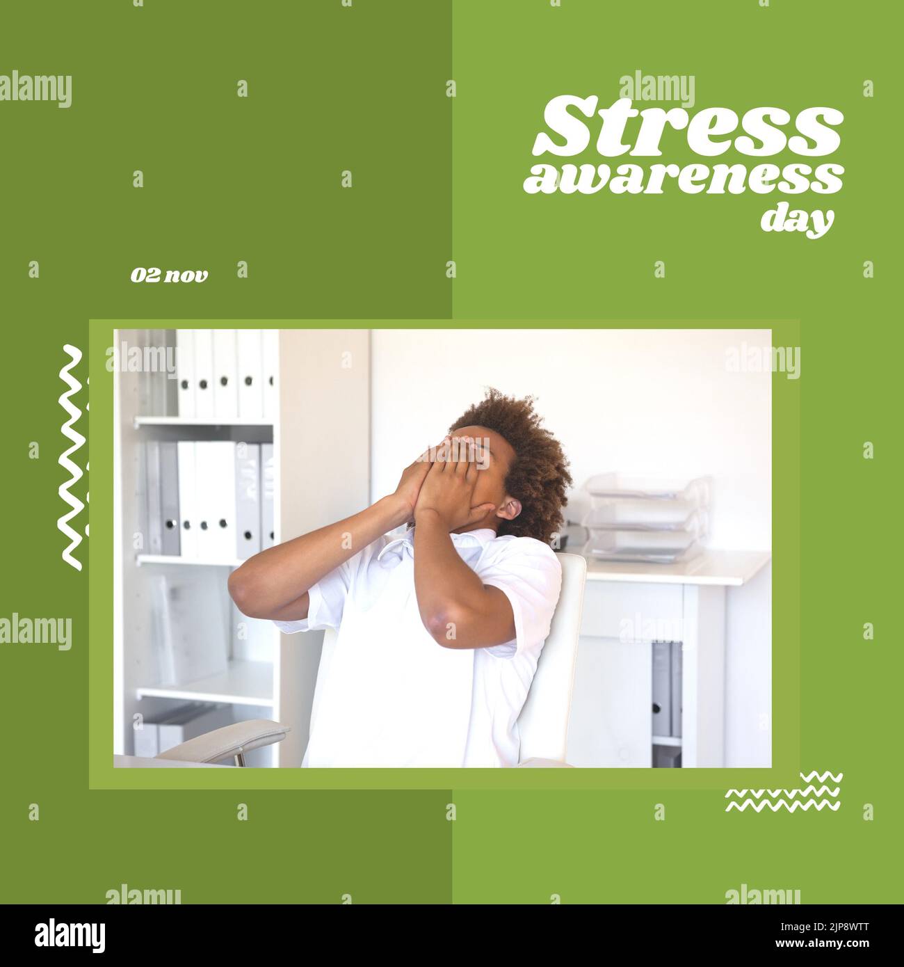 Composizione del testo della giornata di sensibilizzazione sullo stress sull'uomo afroamericano su sfondo verde Foto Stock