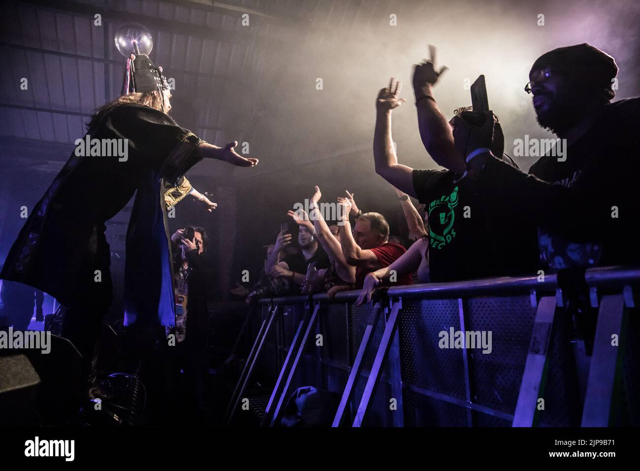 Henge si esibisce al festival Focus Wales 2022 di Wrexham, nel Galles del Nord, il 7th maggio 2022. Foto Stock