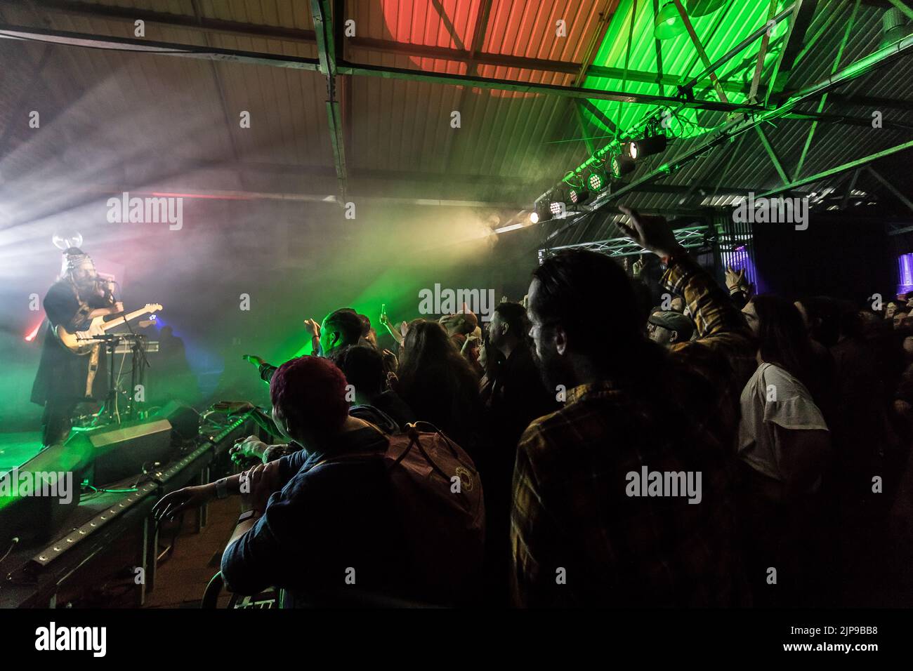 Henge si esibisce al festival Focus Wales 2022 di Wrexham, nel Galles del Nord, il 7th maggio 2022. Foto Stock