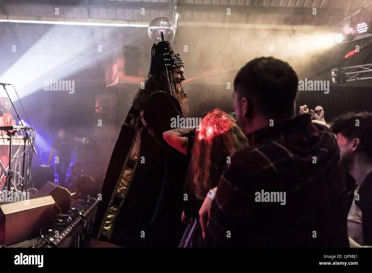 Henge si esibisce al festival Focus Wales 2022 di Wrexham, nel Galles del Nord, il 7th maggio 2022. Foto Stock