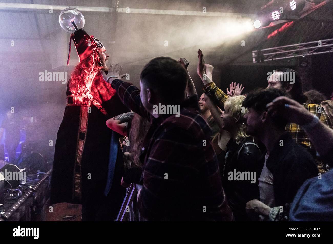 Henge si esibisce al festival Focus Wales 2022 di Wrexham, nel Galles del Nord, il 7th maggio 2022. Foto Stock