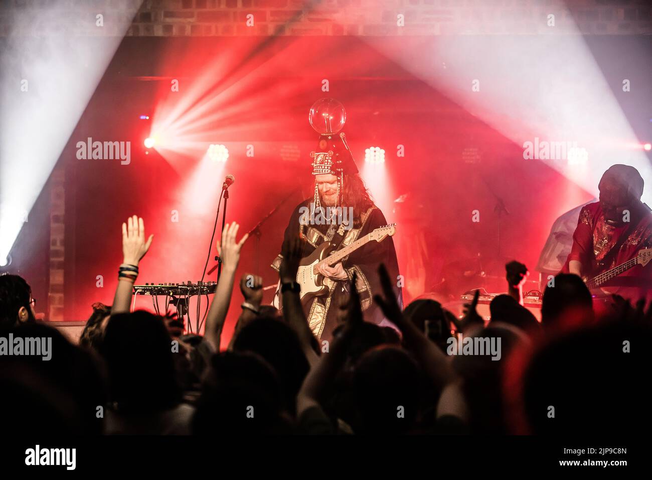 Henge si esibisce al festival Focus Wales 2022 di Wrexham, nel Galles del Nord, il 7th maggio 2022. Foto Stock