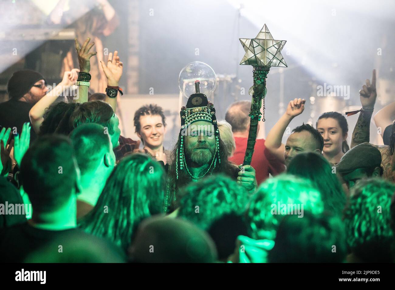 Henge si esibisce al festival Focus Wales 2022 di Wrexham, nel Galles del Nord, il 7th maggio 2022. Foto Stock